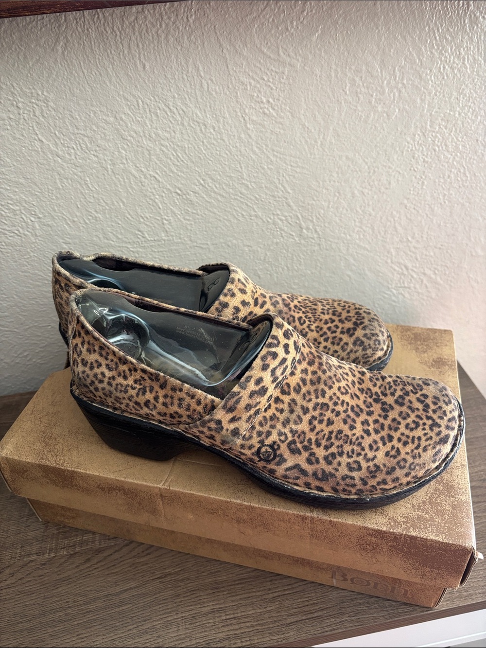 Born leopard-print leather slip-on clogs women’s 8.5 EU 40